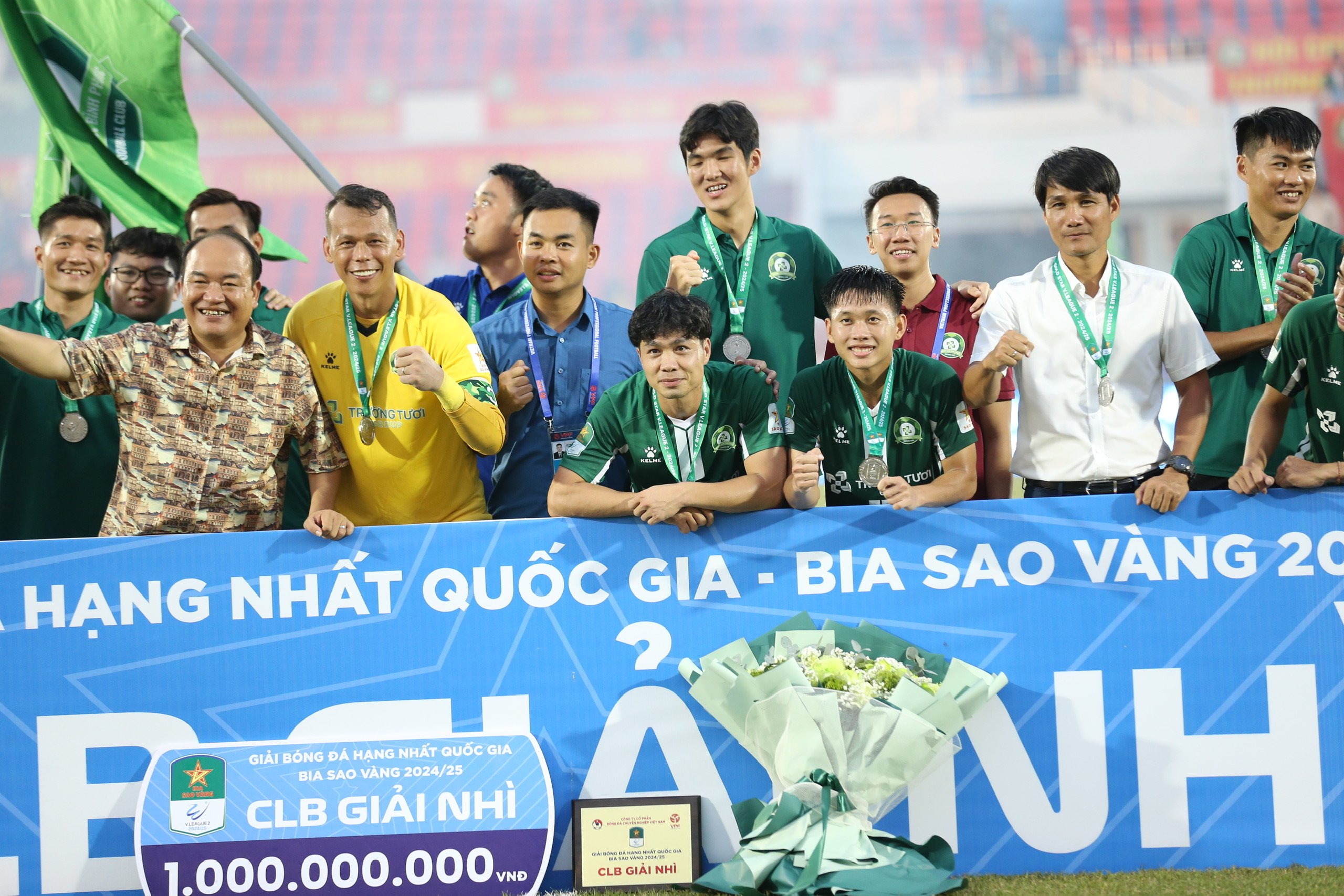 Cong Phuongs Binh Phuoc Club erhielt für das Play-off-Spiel einen riesigen Bonus von 10 Milliarden VND: V-League-Ambitionen! – Foto 1.