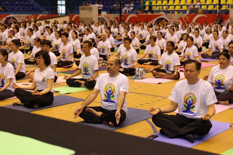 1.000 người tham gia đồng diễn Ngày Yoga quốc tế 2025 tại Hà Nội