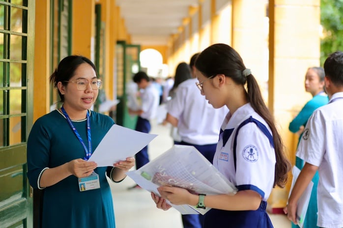8 giờ 30 phút sáng 23-6: Công bố điểm thi lớp 10 tại TP HCM, xem điểm thi TẠI ĐÂY- Ảnh 1.