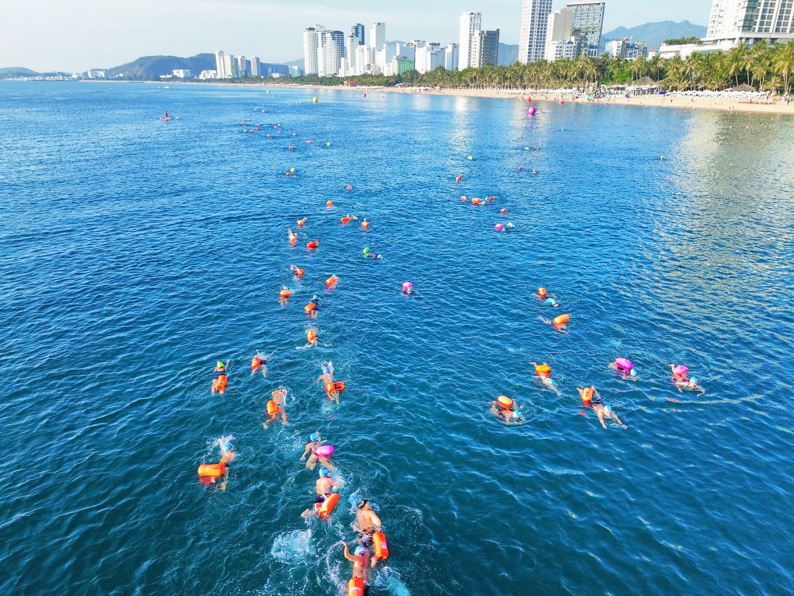 Các kình ngư chinh phục vịnh biển đẹp nhất thế giới tại SeaStar Nha Trang Bay 2025- Ảnh 2.