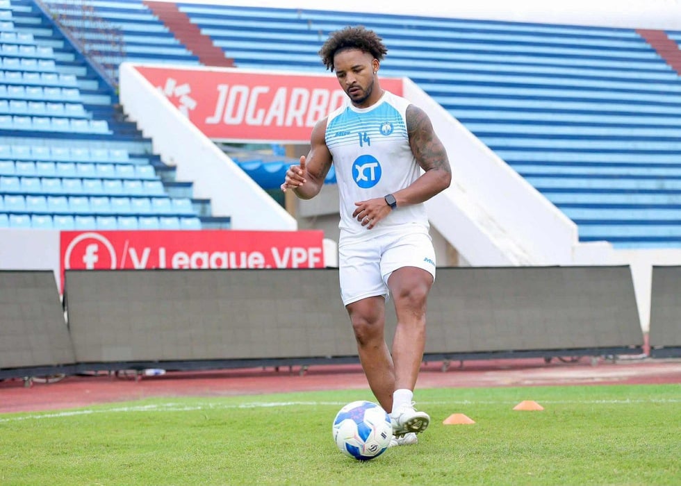 Xuân Son đi giày đinh, tập cùng đội Nam Định trước ngày nhận cúp vô địch V-League- Ảnh 2.