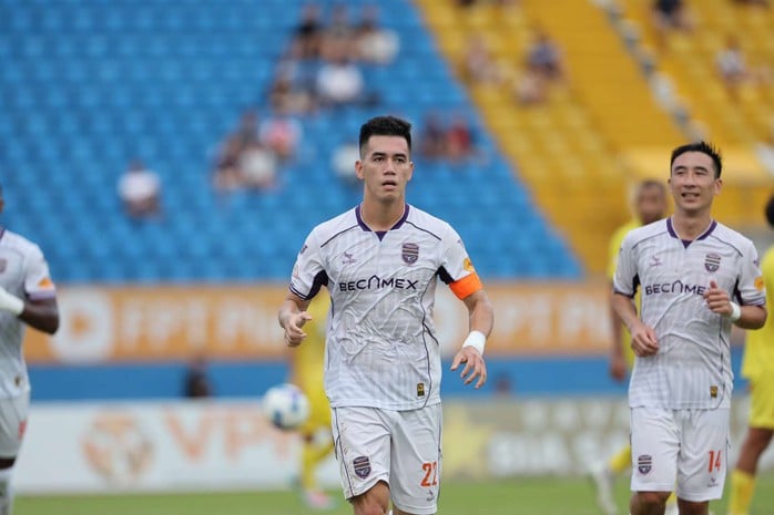 Tiến Linh ghi bàn, chia sẻ danh hiệu "Vua phá lưới" V-League- Ảnh 2.