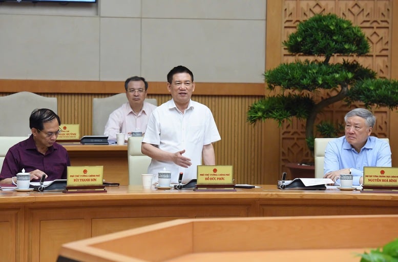 Thủ tướng: Pháp luật phải quán triệt đường lối của Đảng, hợp lòng dân, đi vào cuộc sống- Ảnh 5.