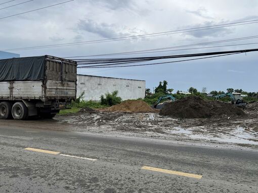 Kiểm tra điểm tập kết vật liệu xây dựng trái phép