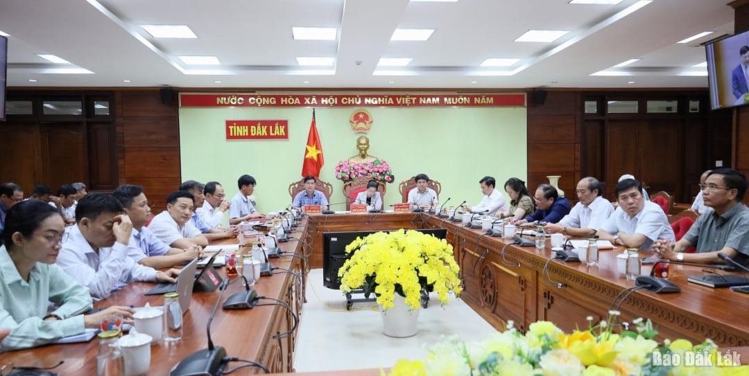 Delegates attending at Dak Lak bridge point.