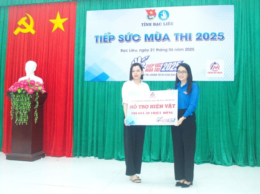 Hàng chục nghìn thanh niên tình nguyện ra quân 'Tiếp sức mùa thi' năm 2025 ảnh 3