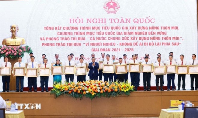 ttxvn-thu-tuong-chu-tri-hoi-nghi-toan-quoc-tong-ket-chuong-trinh-muc-tieu-quoc-gia-xay-dung-nong-thon-moi-22-11.jpg