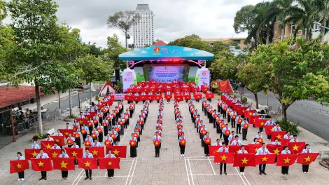 Central Council of the Young Pioneers: Setting a Vietnamese record with the performance with the most participating Young Pioneers in Vietnam