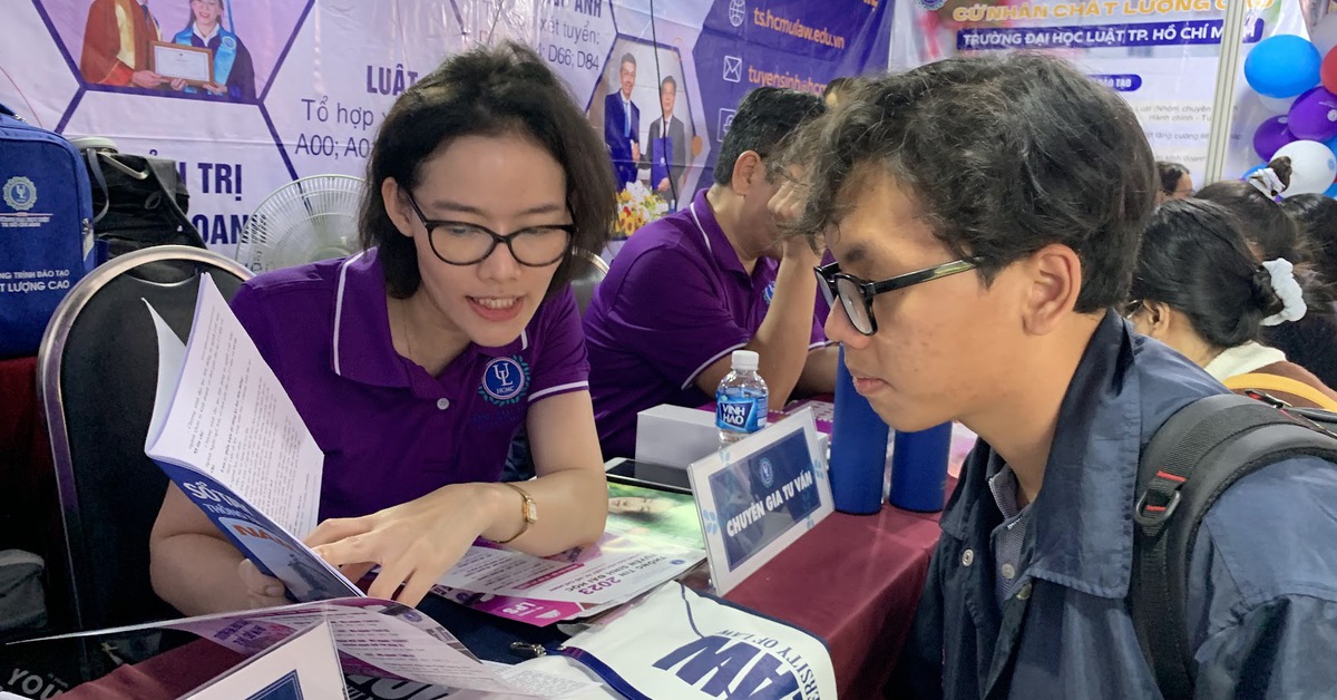 Register for admission to Ho Chi Minh City University of Law from the morning of June 23