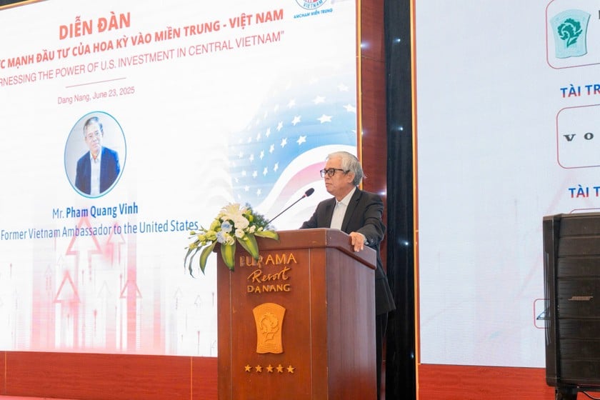 Ông Phạm Quang Vinh, nguyên Đại sứ Việt Nam tại Hoa Kỳ phát biểu tại diễn đàn.