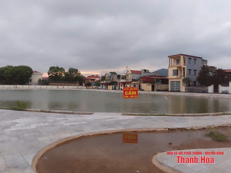 Hoang Hoa : Les gens veulent construire des barrières de protection au bord du lac profond