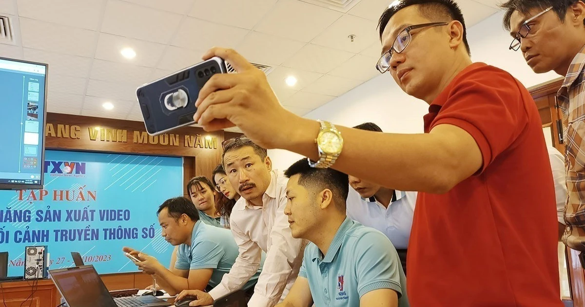 Dùng công nghệ làm đòn bẩy để tiếp cận công chúng