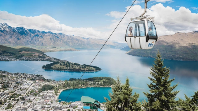 មក Queenstown ប្រទេសនូវែលសេឡង់ អ្នកទេសចរគ្រាន់តែត្រូវ 'ជ្រើសរើសដោយចៃដន្យ' ដើម្បីមានស៊ុមរូបភាពដ៏ស្រស់ស្អាត។