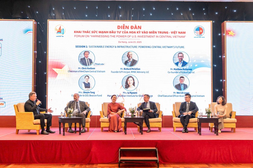 Các đại biểu tham gia phiên thảo luận tại diễn đàn.