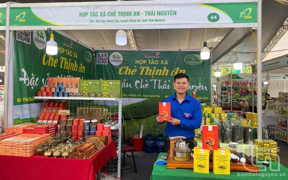 Mr. Pham Tien Dat is one of 6 representatives of the province attending the 8th National Congress of Advanced Youth Following Uncle Ho's Teachings in 2025.