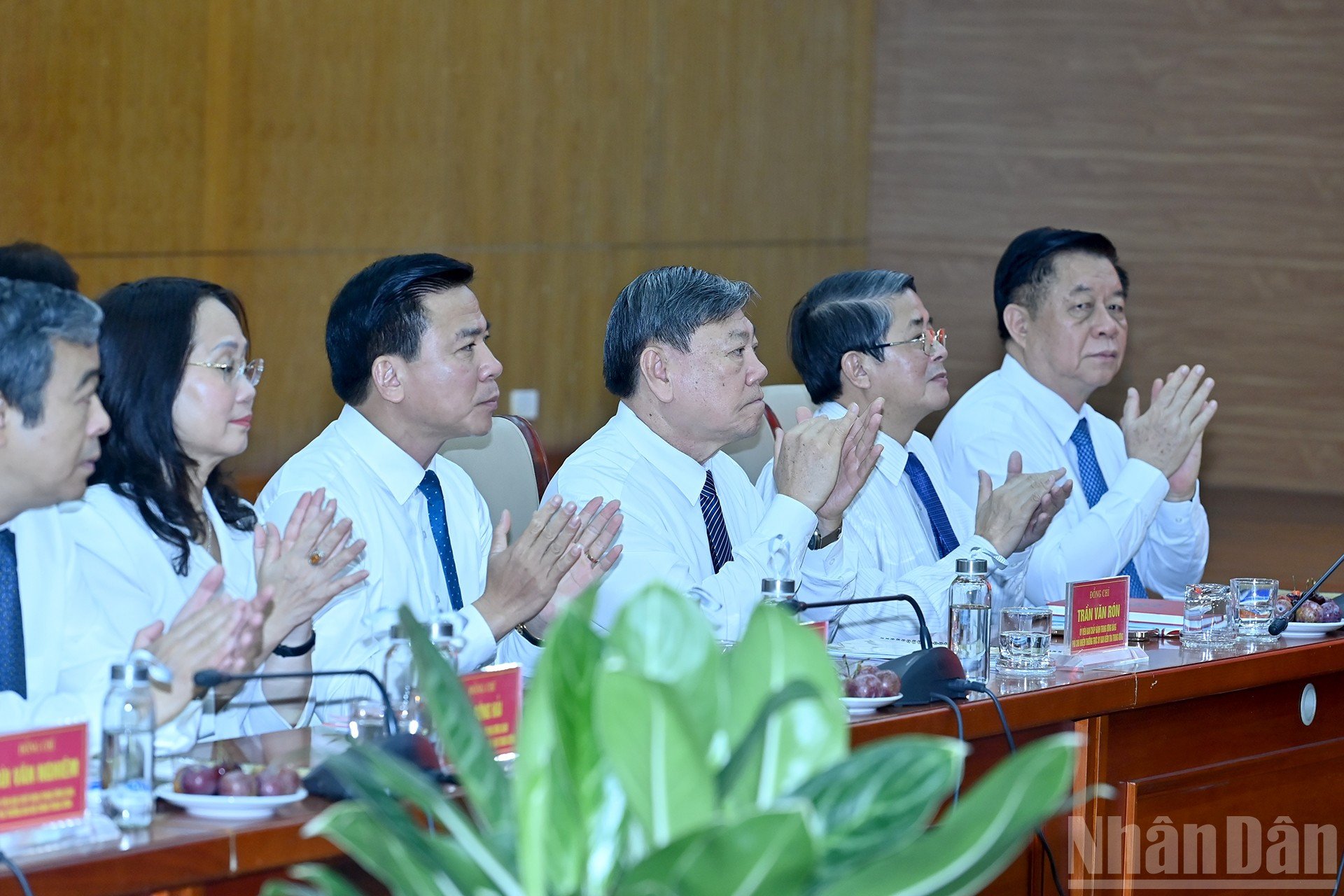 ndo_br_a7-bnd-9988.jpg