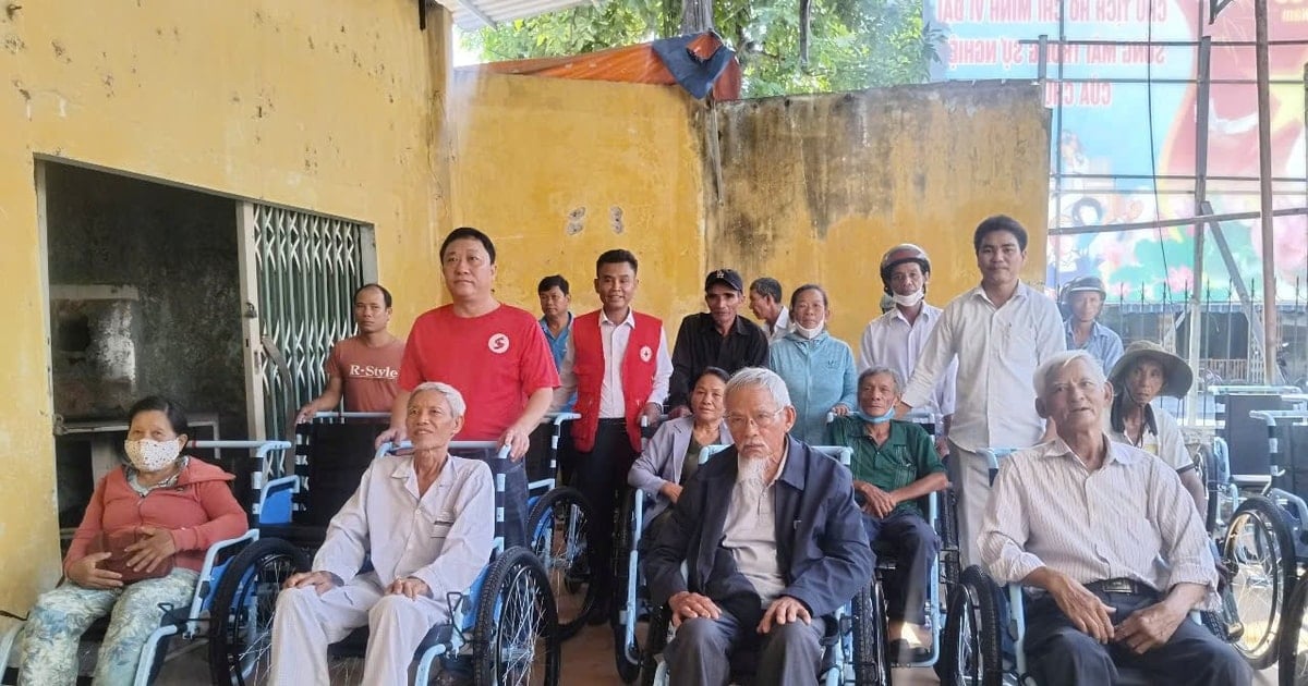 Trao 52 xe lăn cho người khuyết tật huyện Thăng Bình