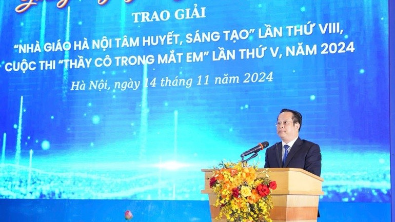 Giám đốc Sở Giáo dục và Đào tạo Hà Nội Trần Thế Cương phát biểu tại lễ trao giải.