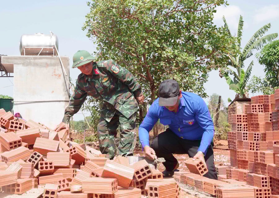 binh-doan-15-xay-dung-nha-tang-nguoi-dan.jpg