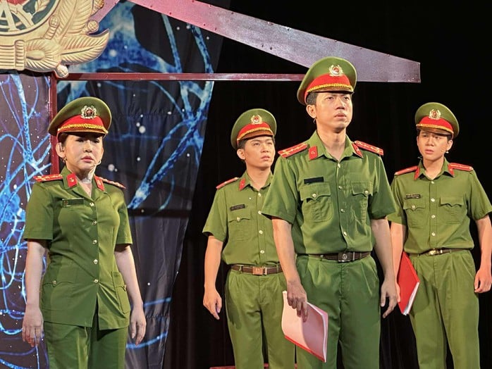 Minh Nhí đóng hai vai trong "Cuộc đoàn tụ cảm xúc" – Hành trình nước mắt và công lý- Ảnh 3.