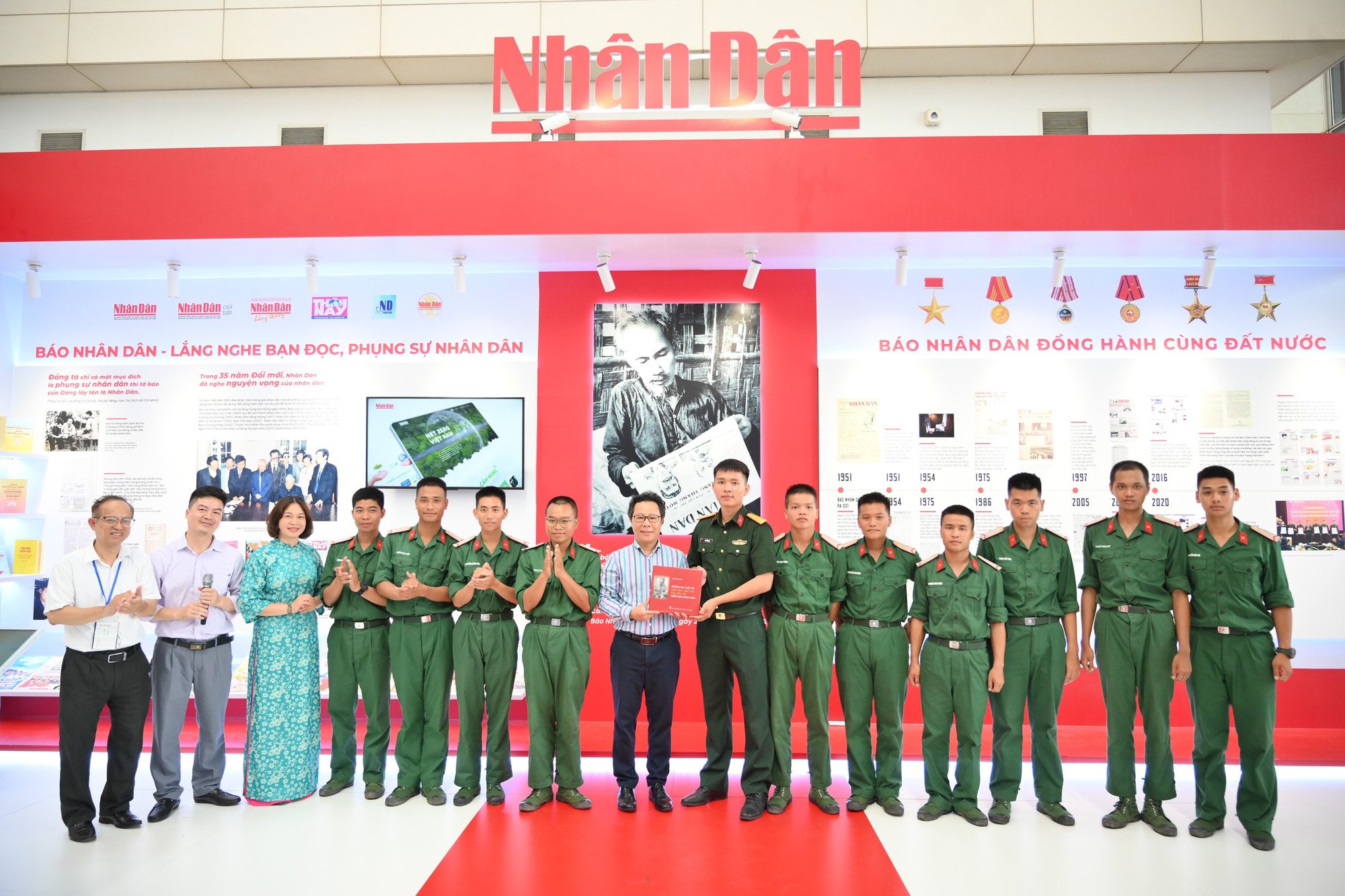 hoi-bao-3798.jpg