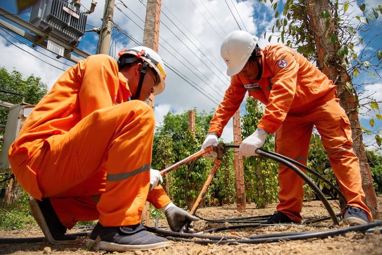EVNCPC chủ động bảo đảm cung ứng điện mùa nắng nóng- Ảnh 2.