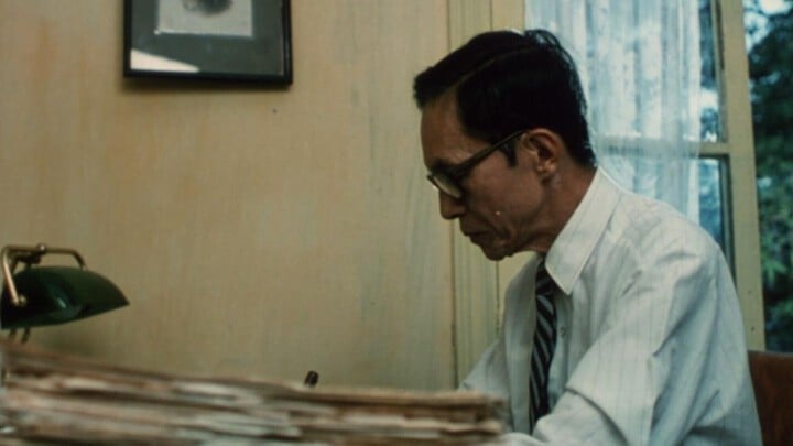 Ít ai biết rằng, nhân vật ông luật sư trong phim do nhà báo Phạm Khắc Lãm, nguyên Tổng giám đốc kiêm Tổng biên tập Đài Truyền hình Việt Nam đóng.