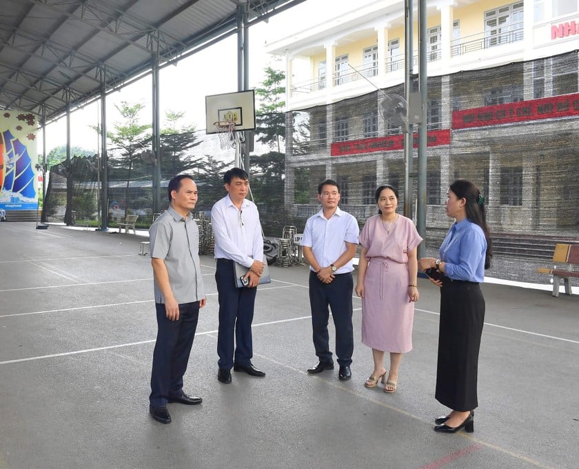Lãnh đạo tỉnh Tuyên Quang và đoàn công tác kiểm tra công tác chuẩn bị cho kỳ thi tốt nghiệp THPT tại điểm thi Trường THCS Lê Quý Đôn