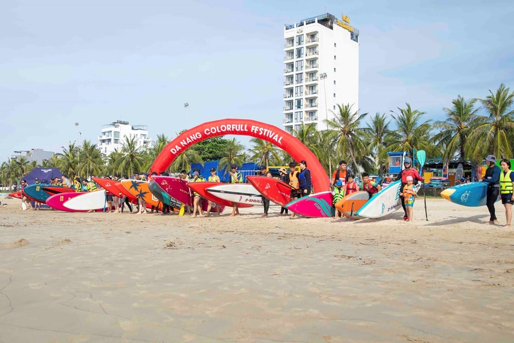 Rực rỡ sắc màu thể thao biển - ảnh 1