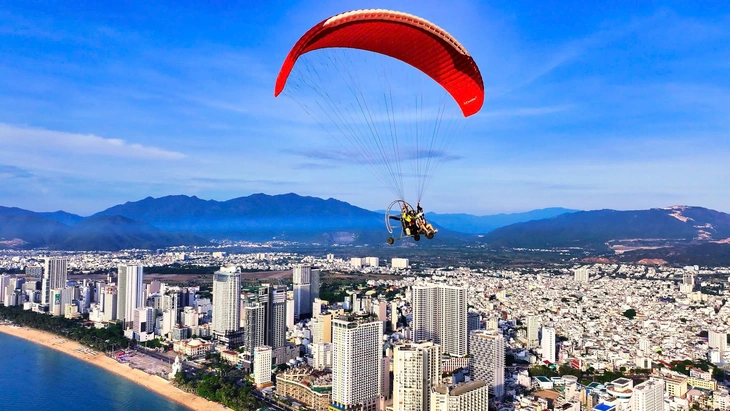 paragliding - Photo 1.
