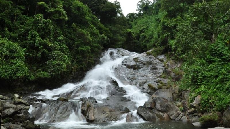 30 อันดับสถานที่ท่องเที่ยวยอดนิยมและสวยงามที่สุดในกวางนาม