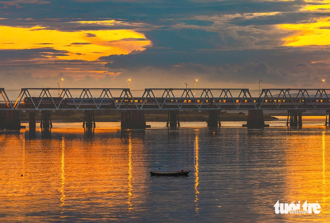 Rực rỡ hoàng hôn Tuy Hòa - Ảnh 2.