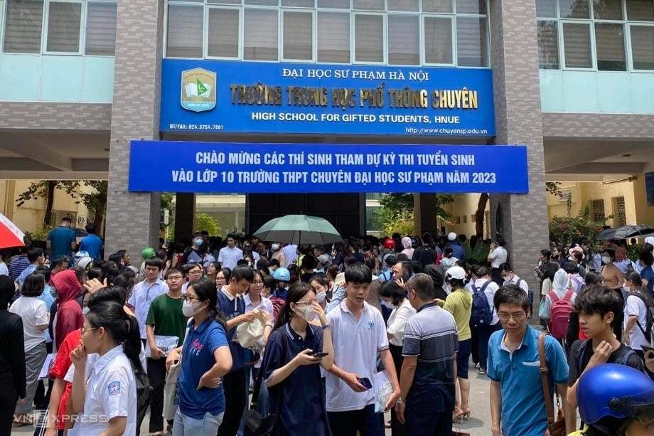 10th grade benchmark scores of three specialized schools in Hanoi and Ho Chi Minh City