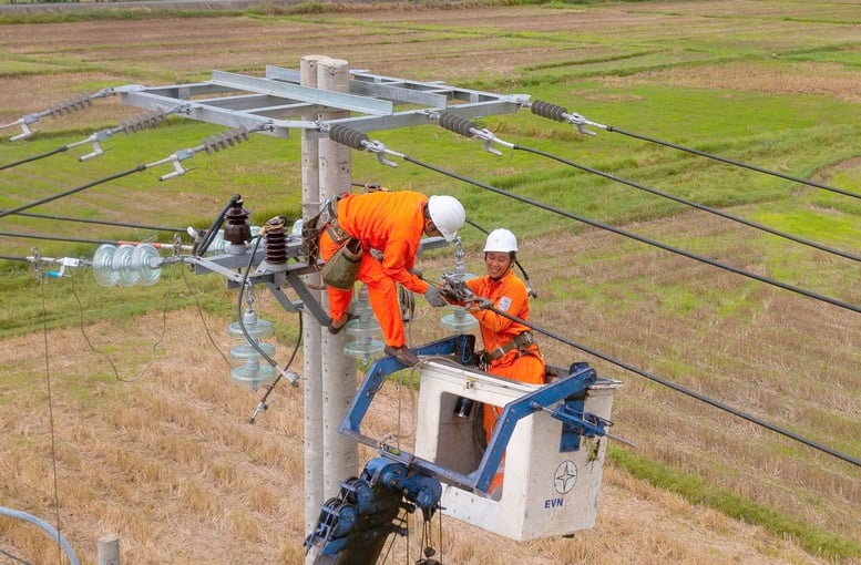 EVNCPC chủ động bảo đảm cung ứng điện mùa nắng nóng- Ảnh 1.