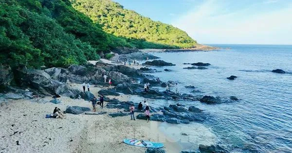 Da Nang: Discover the pristine Ghenh Bang, hidden in Son Tra peninsula