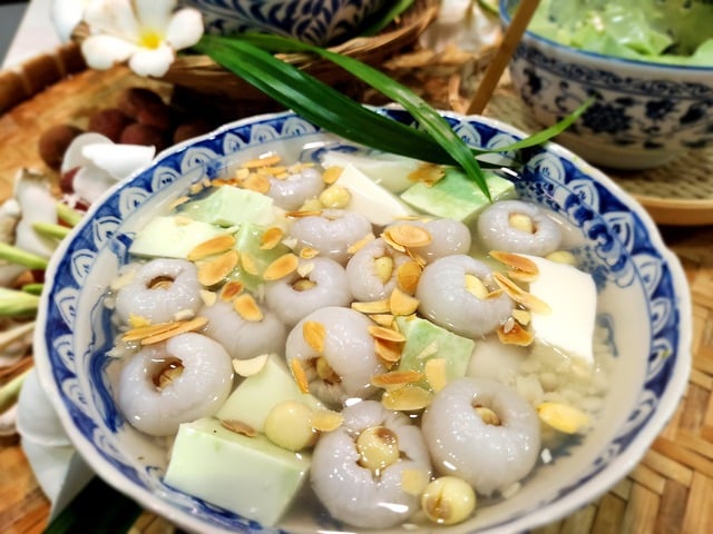 Quả vải chín rộ giá bán ‘rẻ như cho’, chị em mách nhau cách làm món ngon giải nhiệt lạ miệng ngày hè- Ảnh 7.