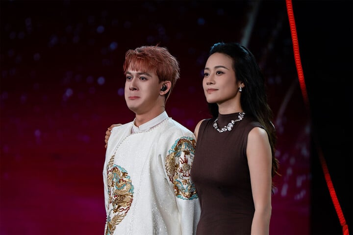 Quang Anh ''Về nhà đi con'' bật khóc khi bị loại.