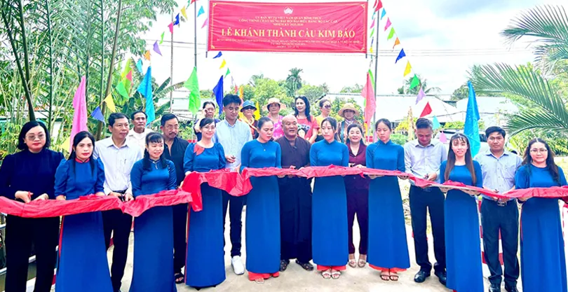សម្ពោធ​ស្ពាន​អាកាស​ដែល​សាងសង់​ដោយ​មាន​ការ​ចូលរួម​ពី​សប្បុរសជន