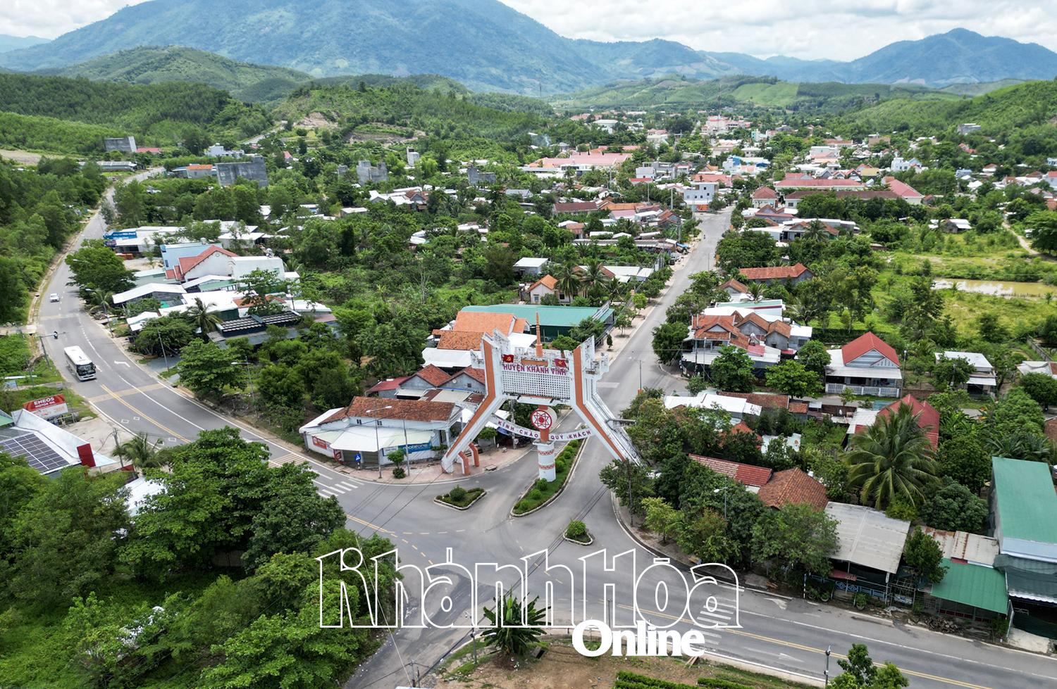 ជ្រុងមួយនៃស្រុកភ្នំ Khanh Vinh ក្នុងដំណើរនៃការអភិវឌ្ឍន៍តំបន់ទីក្រុងភ្នំអេកូឡូស៊ី។ រូបថត៖ M. Hung