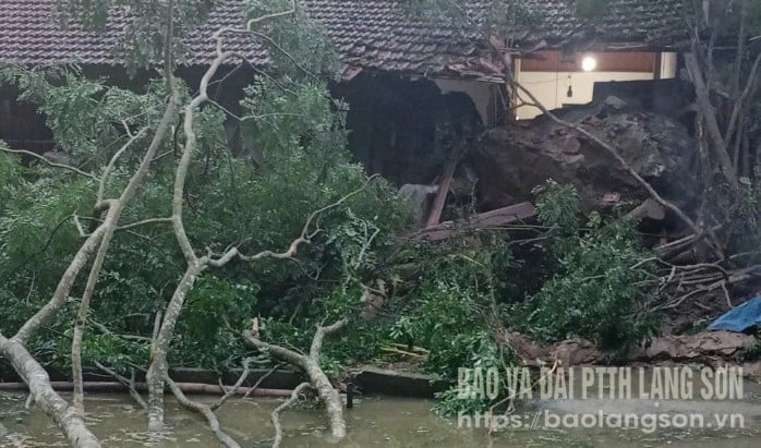 Sạt lở đá vào nhà dân tại xã Bắc Quỳnh, huyện Bắc Sơn khiến người dân bị thương và nhiều tài sản hư hỏng