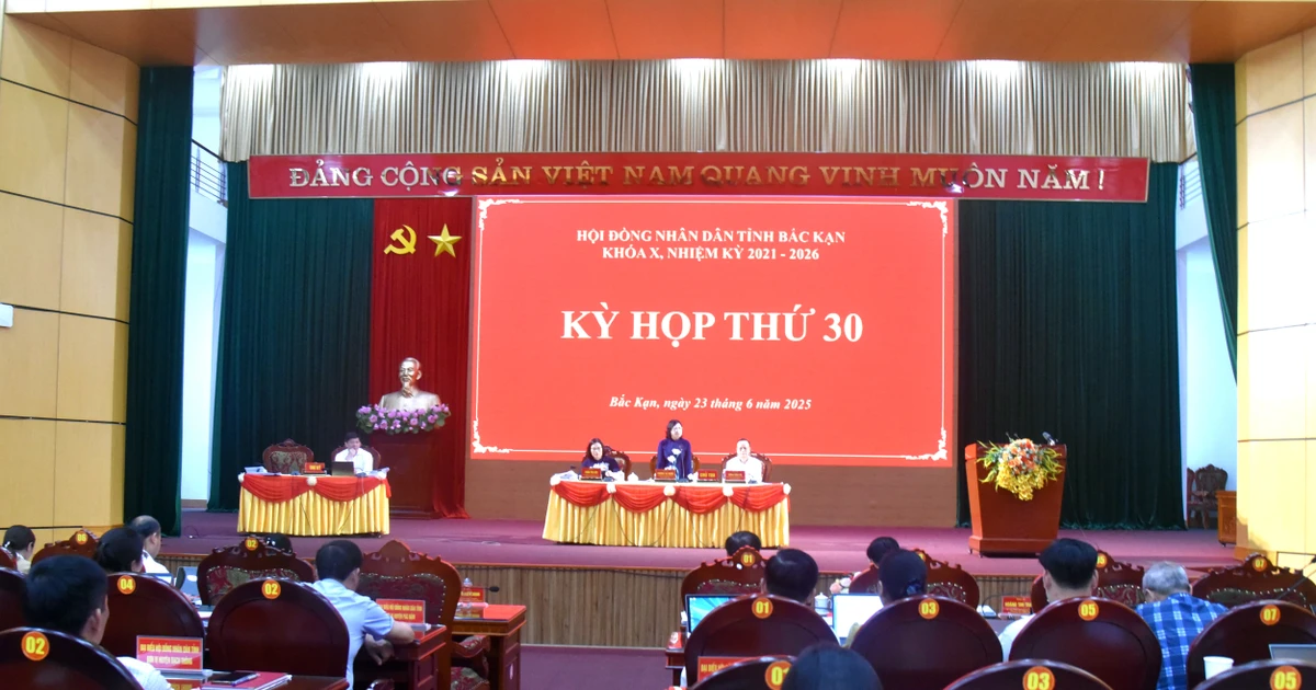 Kỳ họp thứ 30, HĐND tỉnh Bắc Kạn khóa X thông qua 18 nghị quyết