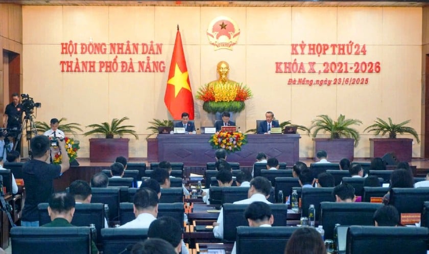 Quang cảnh kỳ họp