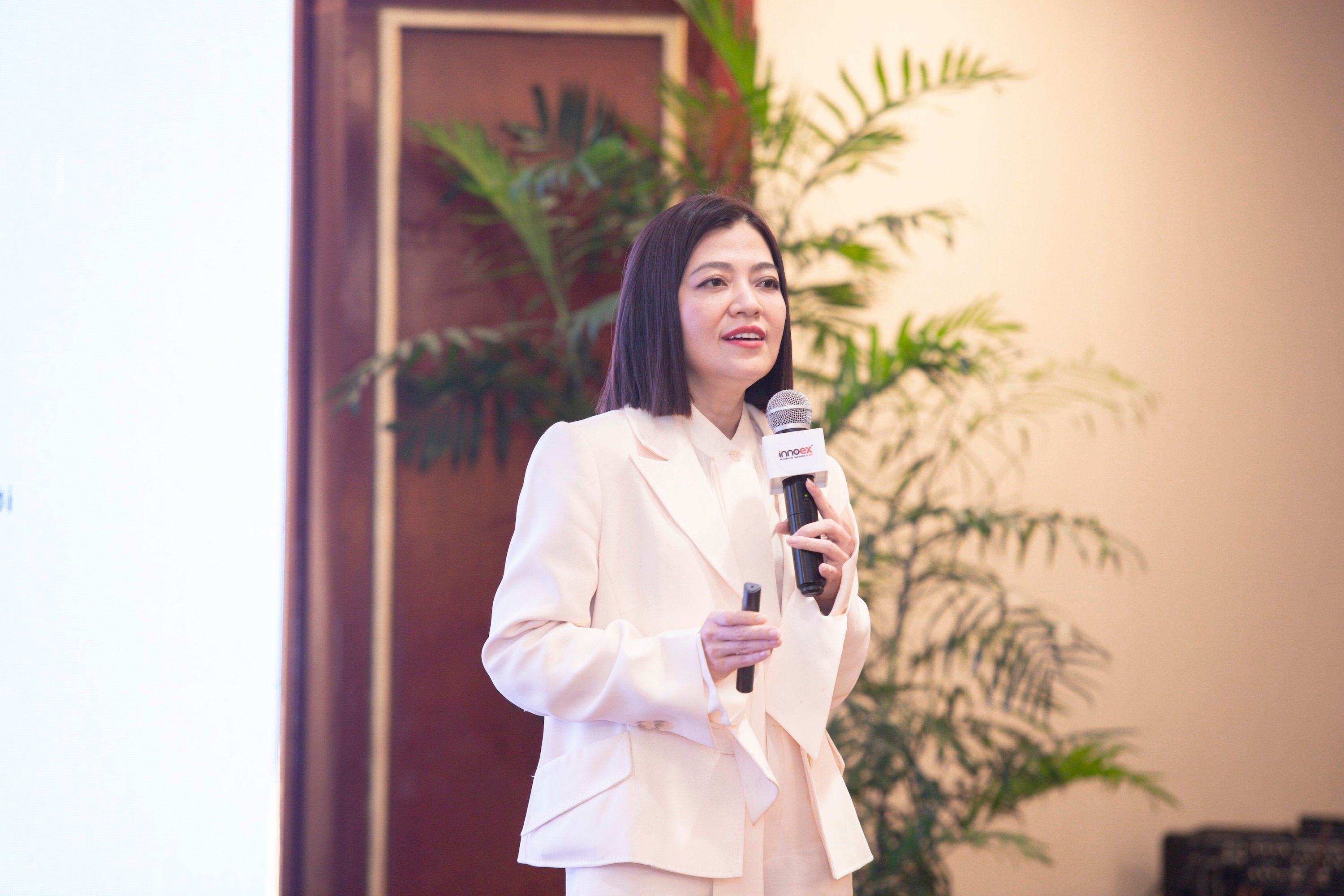 doi moi sang tao anh 2