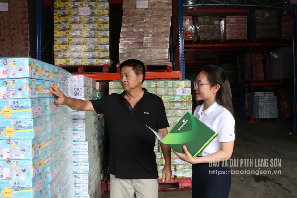 ដើមទុនកម្ចីពីធនាគារ Vietcombank Lang Son ជួយក្រុមហ៊ុនភាគហ៊ុនរួម Hoang Nguyen Trading រក្សាសកម្មភាពផលិតកម្ម និងអាជីវកម្ម។