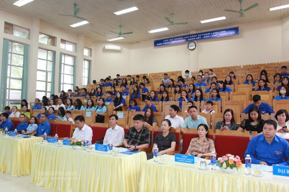 ប្រតិភូសន្និសីទ
