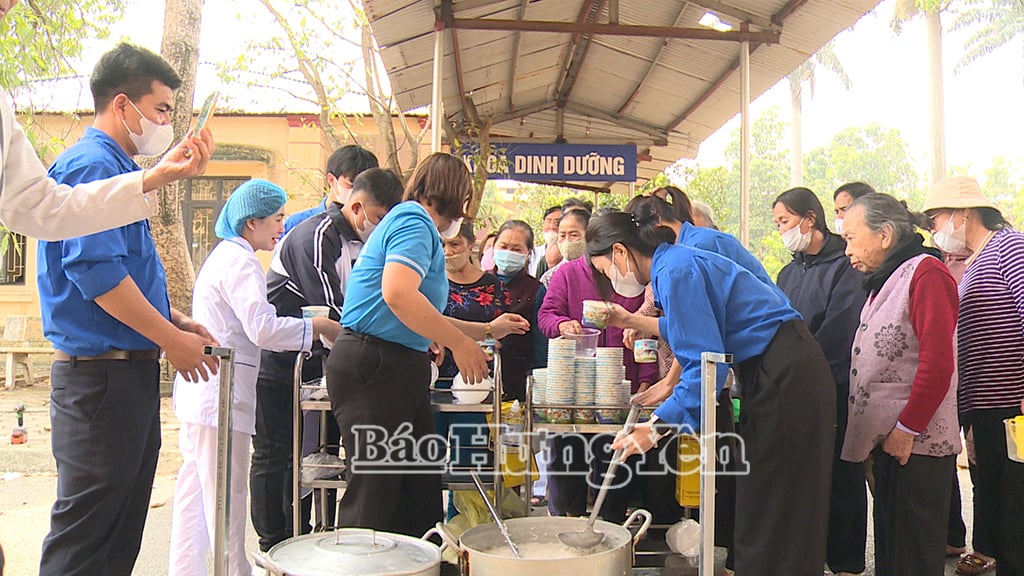 បបរដោយឥតគិតថ្លៃសម្រាប់អ្នកជម្ងឺនៅមន្ទីរពេទ្យ Hung Yen Lung