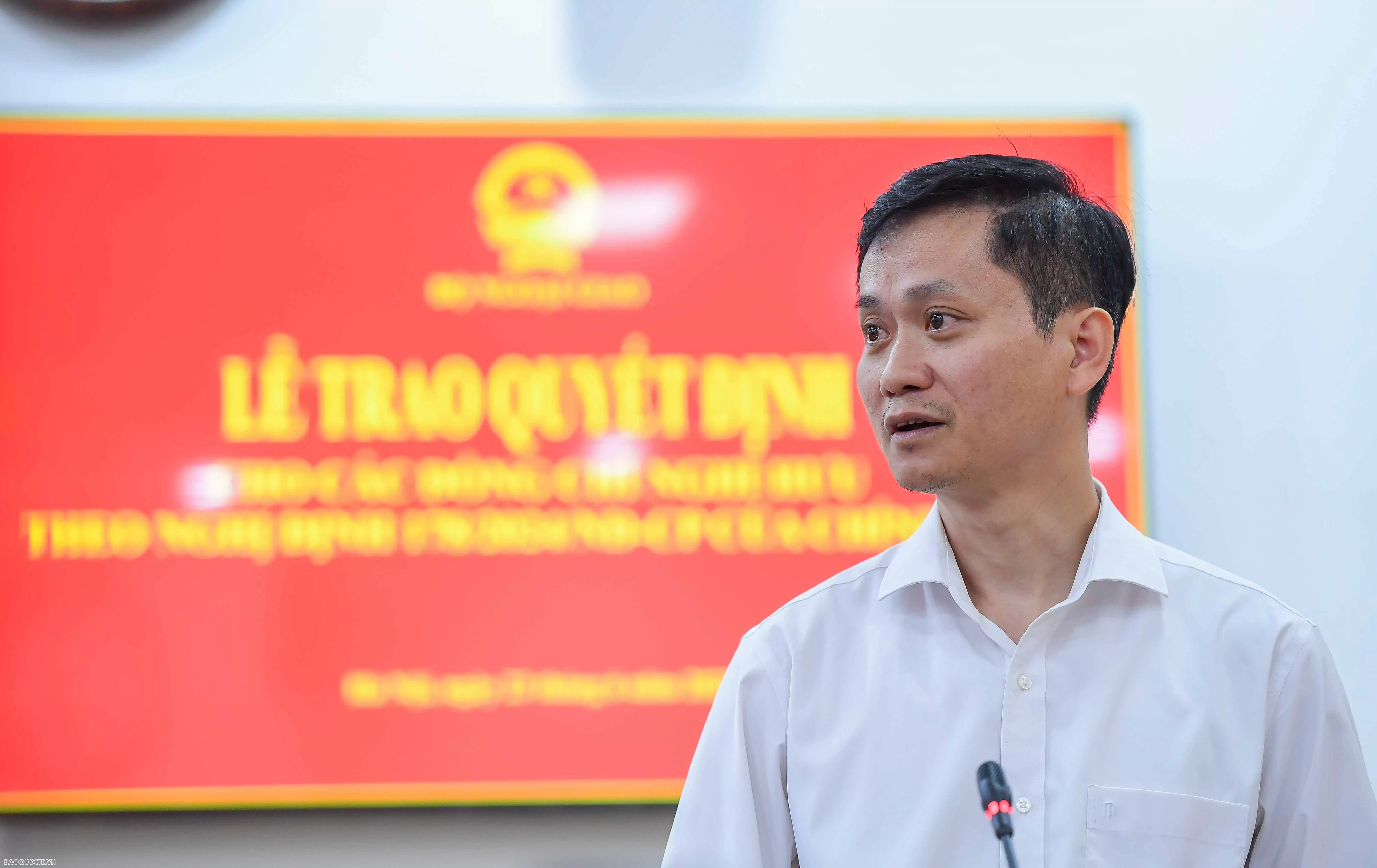 Bộ Ngoại giao trao quyết định cho các đồng chí nghỉ hưu theo Nghị định 178