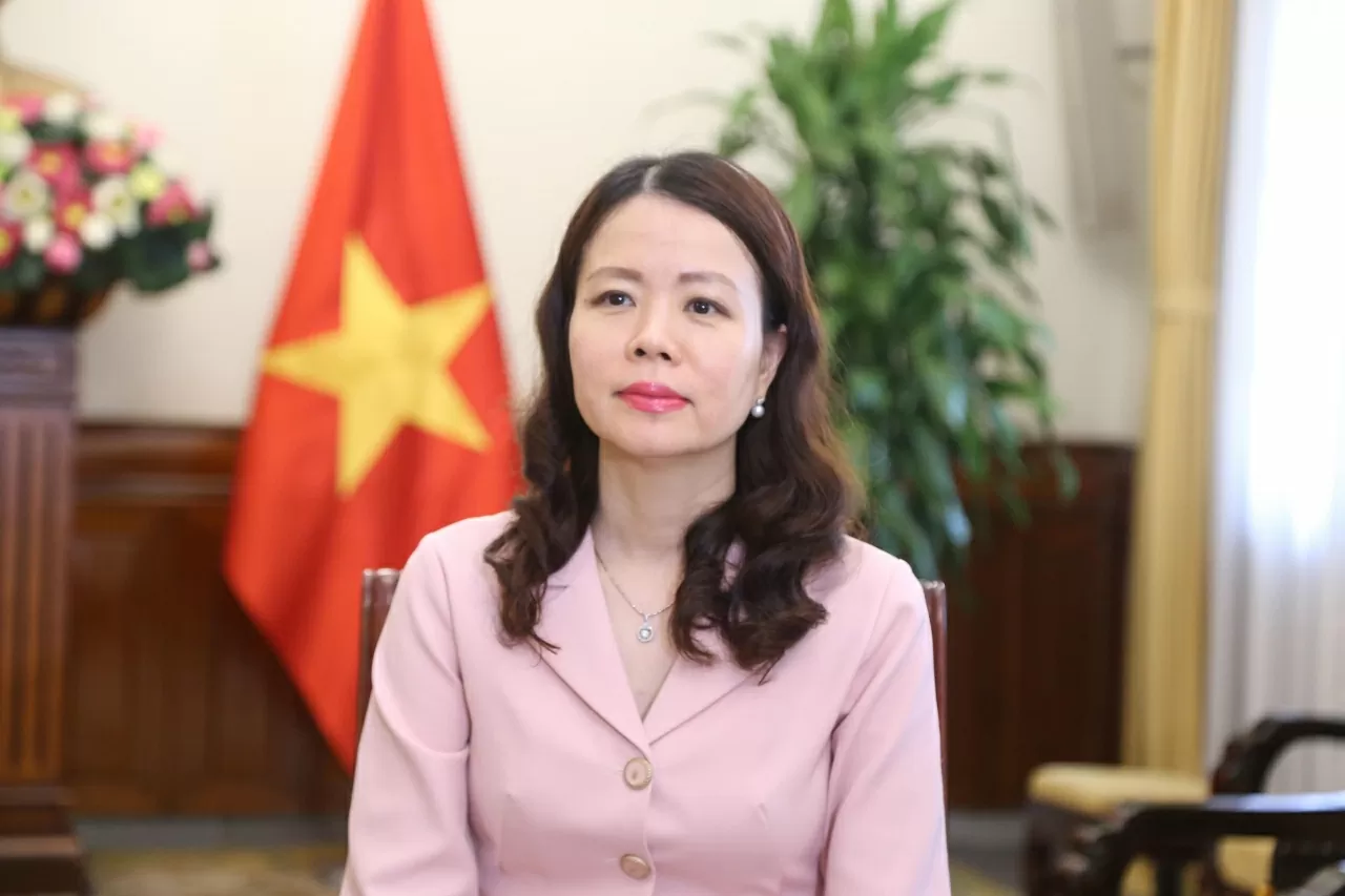 Thứ trưởng Ngoại giao Nguyễn Minh Hằng trả lời phỏng vấn trước chuyến công tác của Thủ tướng Phạm Minh Chính dự Hội nghị WEF Thiên Tân 2025 và làm việc tại Trung Quốc (Ảnh: Thành Long)