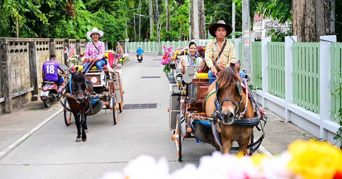 Đến cố đô Lampang nghe lọc cọc tiếng vó ngựa, ngắm bảo tháp lơ lửng giữa tầng mây