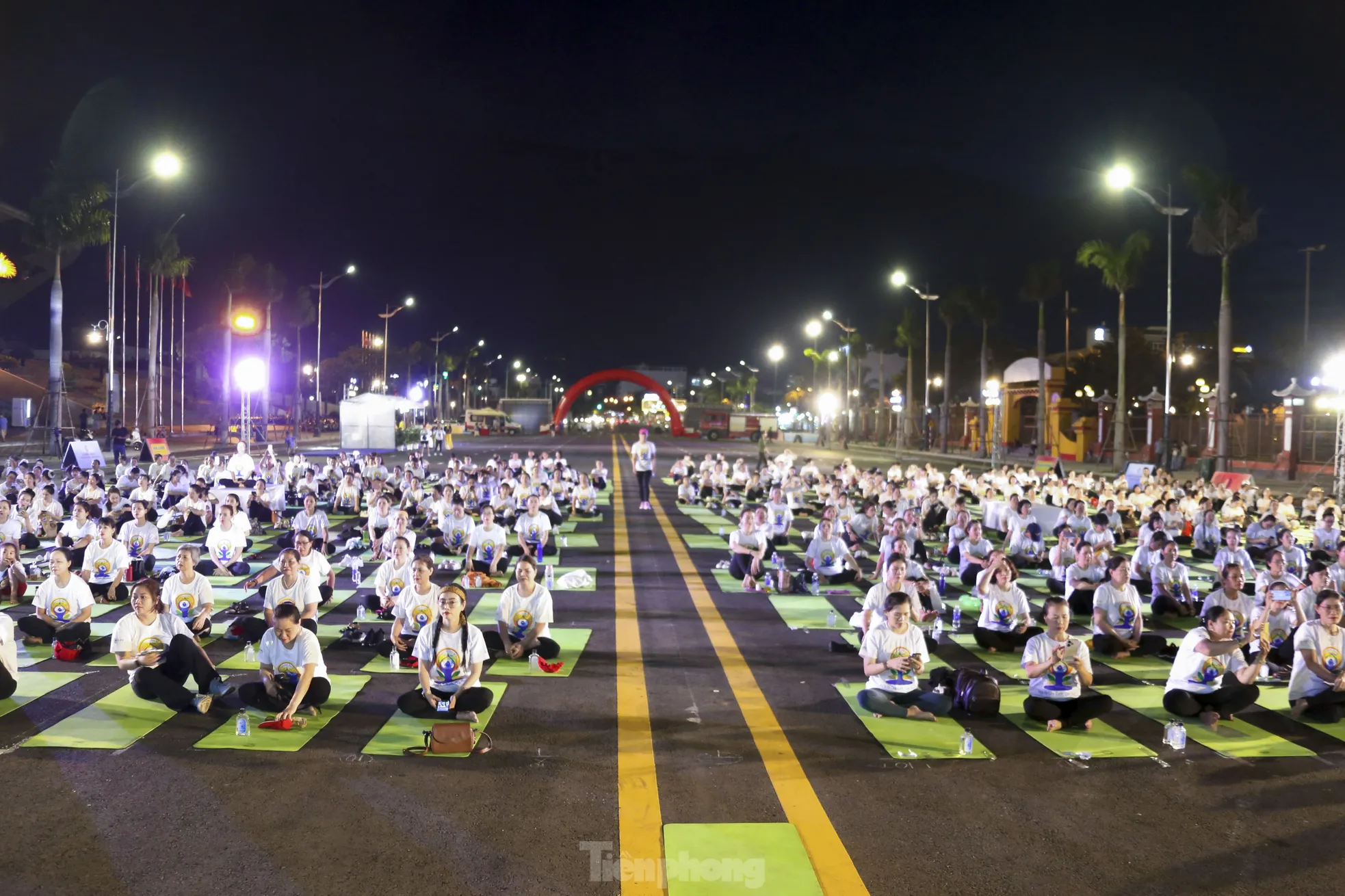 ชาวดานังกว่า 1,000 คนเผยแผ่จิตวิญญาณโยคะนานาชาติ ภาพที่ 1